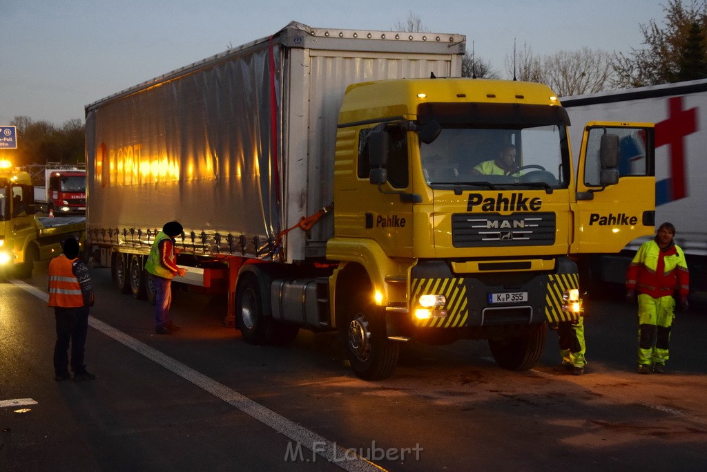 VU LKW A 4 Rich Aachen hinter Rodenkirchener Bruecke P58.JPG - Miklos Laubert